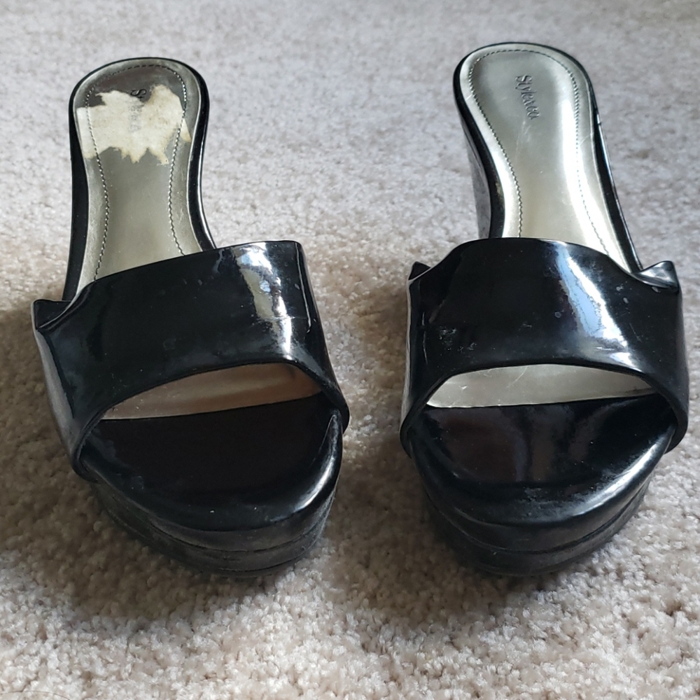 Black approx 3inch latex-like open toe wedges